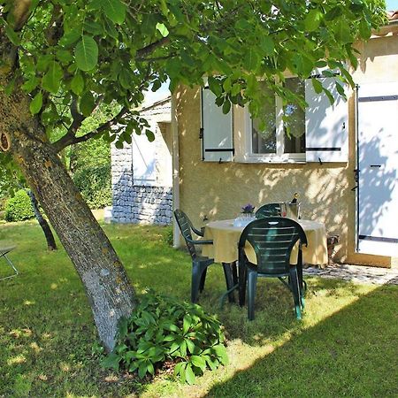 Charming Holiday Home With Private Garden, Revest-Du-Bion Exteriör bild