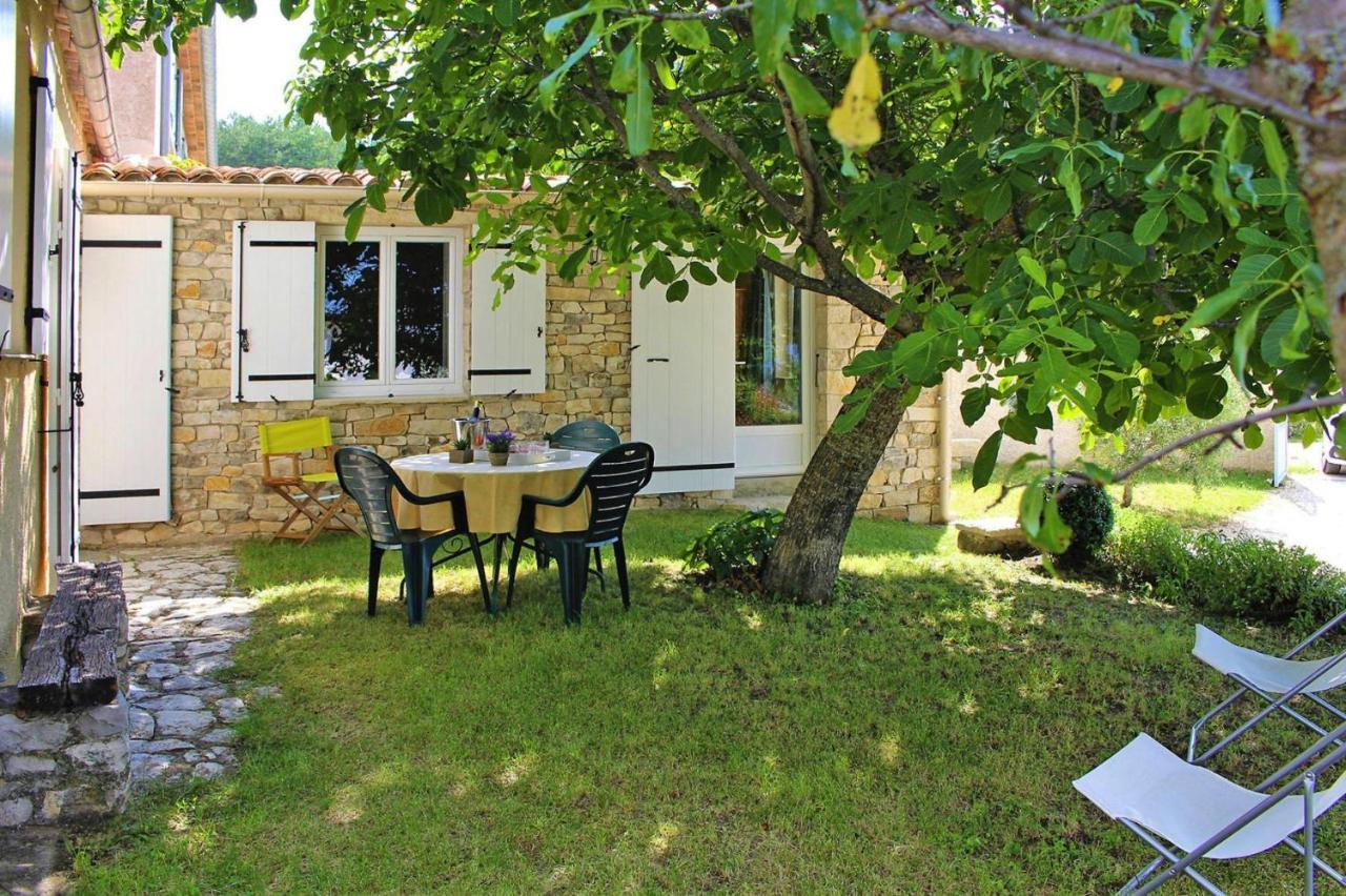 Charming Holiday Home With Private Garden, Revest-Du-Bion Exteriör bild